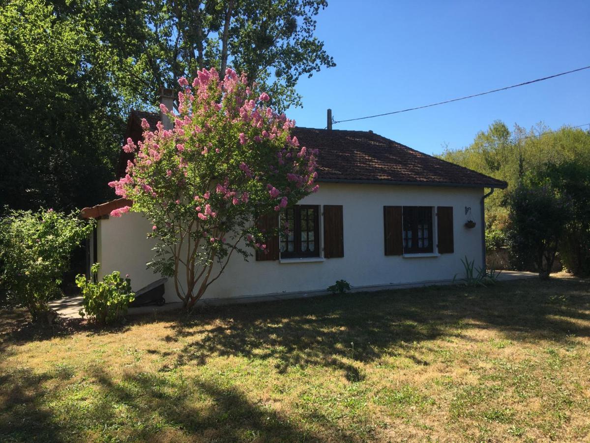 Les Bruyeres Apartment Montbron